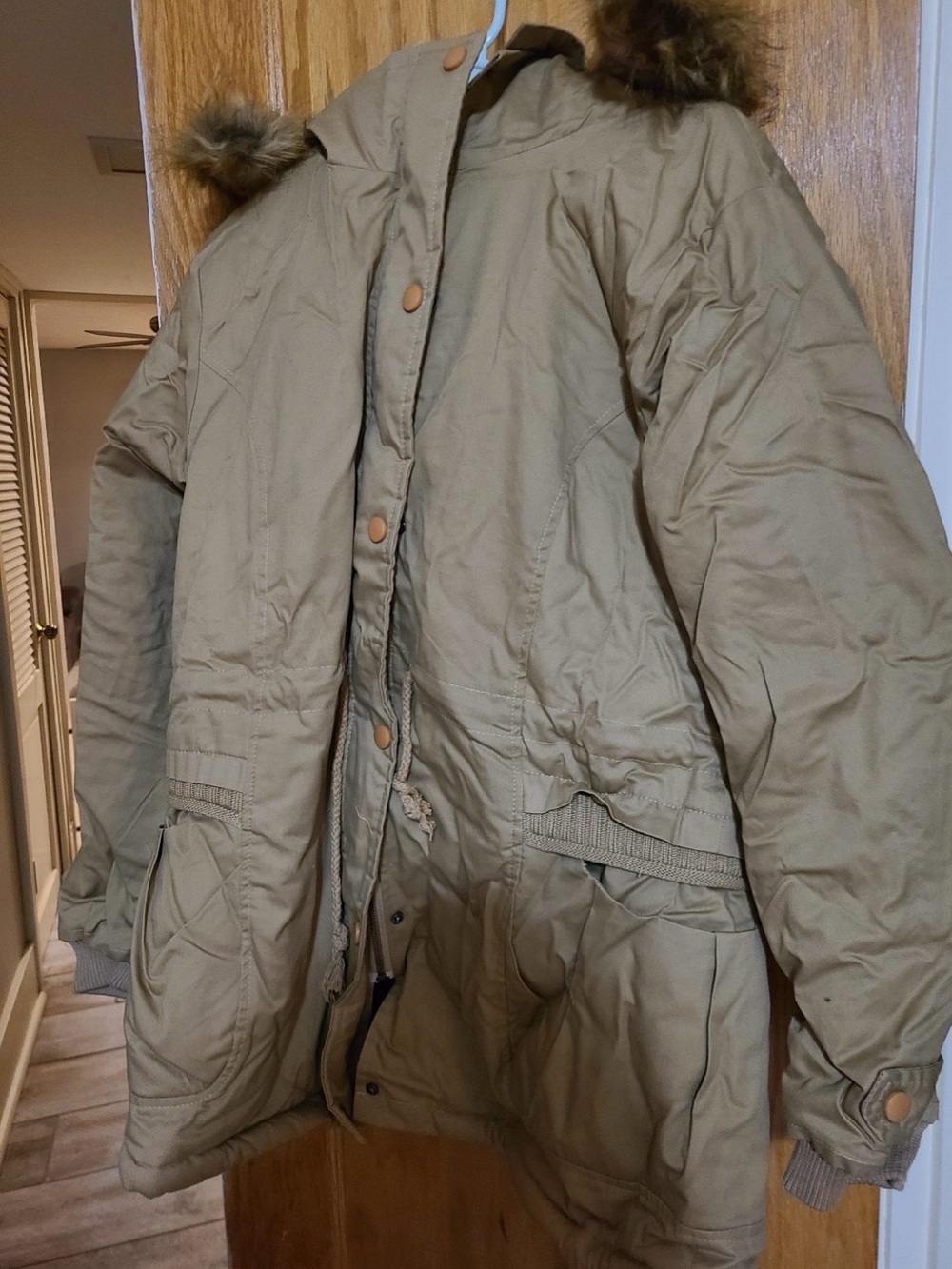 iloveSIA Size 12 Women's Hooded Sherpa Lined Parka Coat